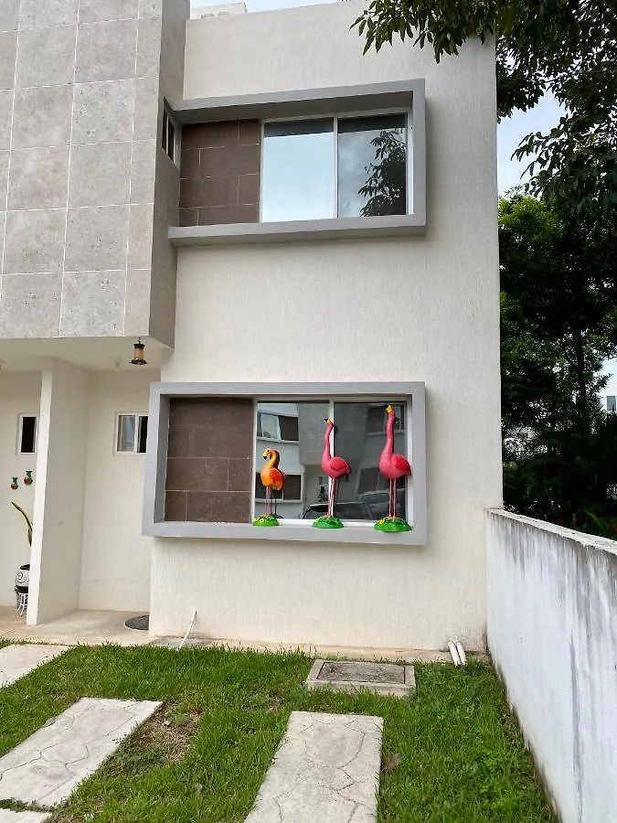 Apartamento Casa nueva con 3 recamaras y a un lado de alberca Cancún
